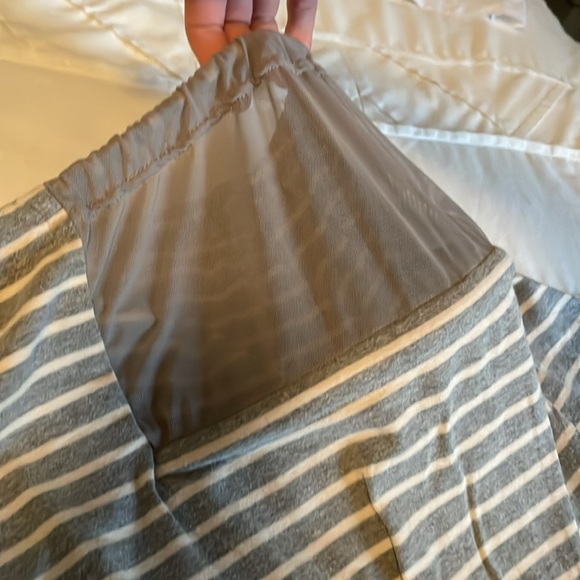 Skip Hop Grab & Go Hide & Chic Nursing Scarf - Picture 5 of 8